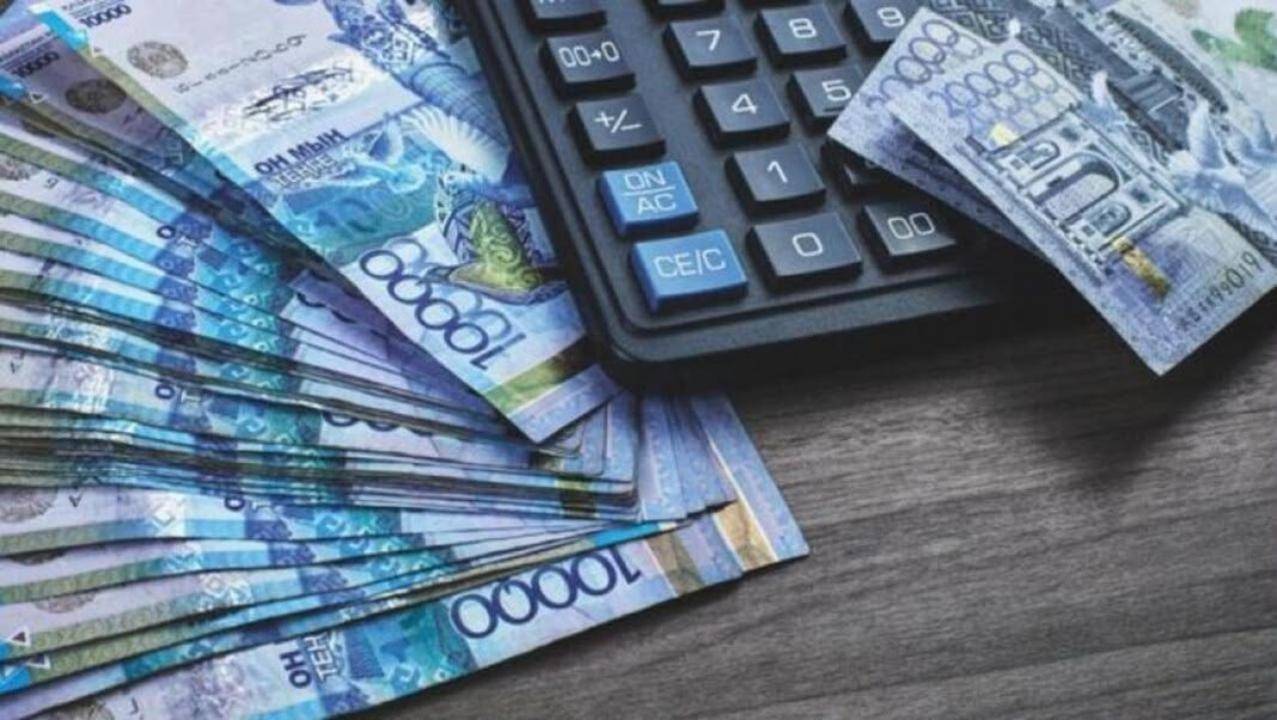 Казахстанцам разъяснили вопрос социальных выплат работающим матерям