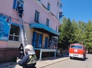 Риддерские спасатели вызволили пенсионерку с инсультом из запертой квартиры