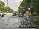 В Усть-Каменогорске автомобилистам посоветовали «не создавать волну» на подтопленных улицах