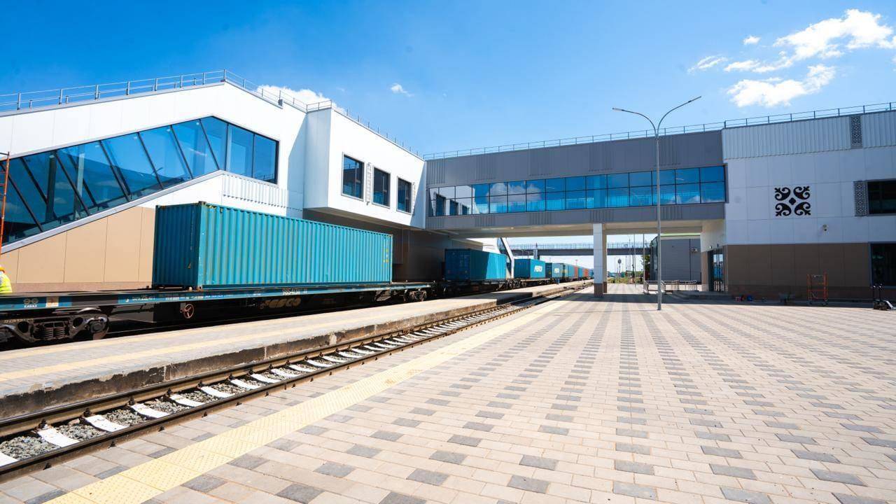 Елімізде жаз басталғалы бері қайта жаңғыртудан өткен 70 теміржол вокзалы ашылды