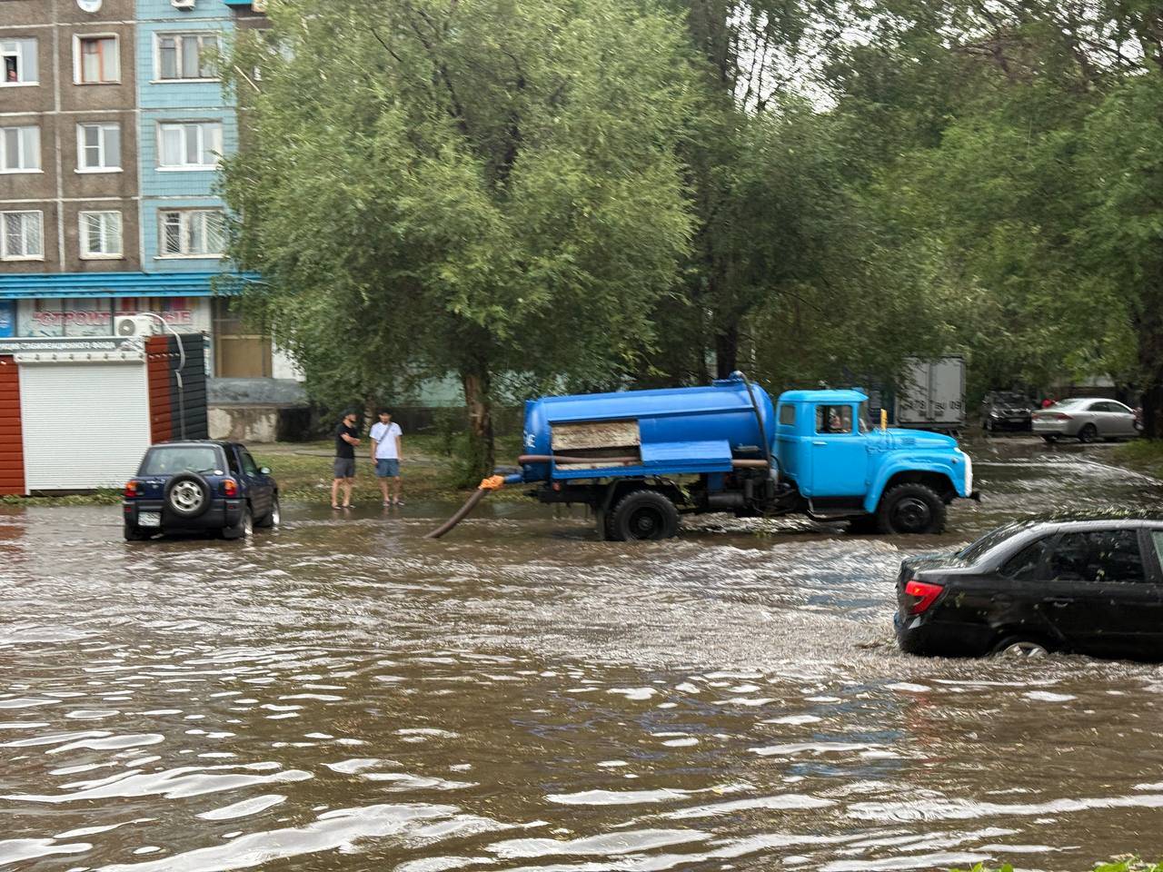 В Усть-Каменогорске устраняют последствия «потопа»