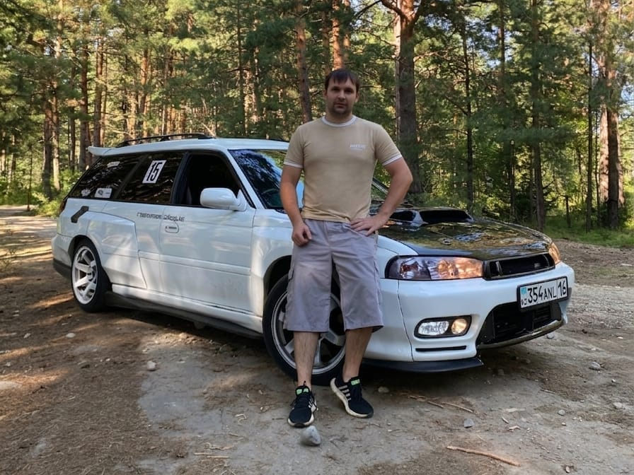 На полной скорости. Житель Риддера покоряет гоночные трассы