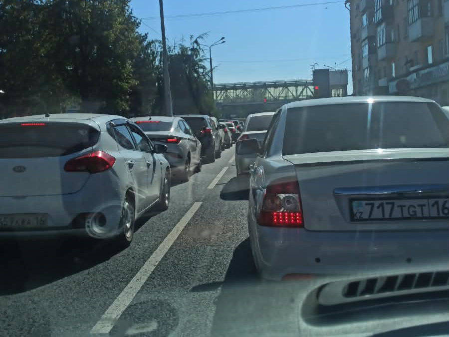 В Усть-Каменогорске ДТП стало причиной пробки на Ульбинском мосту