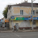 В Усть-Каменогорске хотят установить «срок годности» для входных групп магазинов