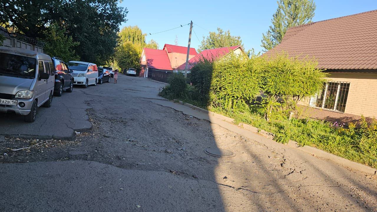 Устькаменогорцы назвали улицы, которым, по их мнению, требуется средний ремонт