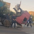 В Усть-Каменогорске у грузовика опрокинулась кабина