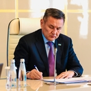 Аким ВКО поздравил педагогов с Днем учителя