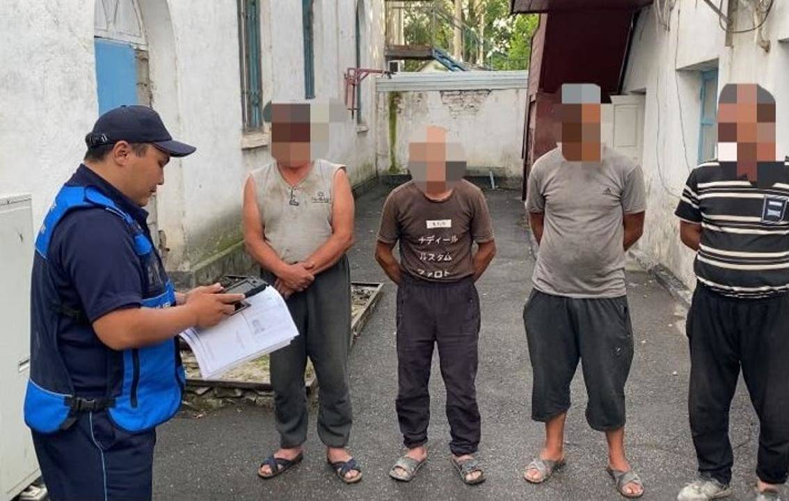 В Усть-Каменогорске выявляют нелегальных мигрантов
