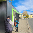 В Усть-Каменогорске устанавливают новые тёплые остановки