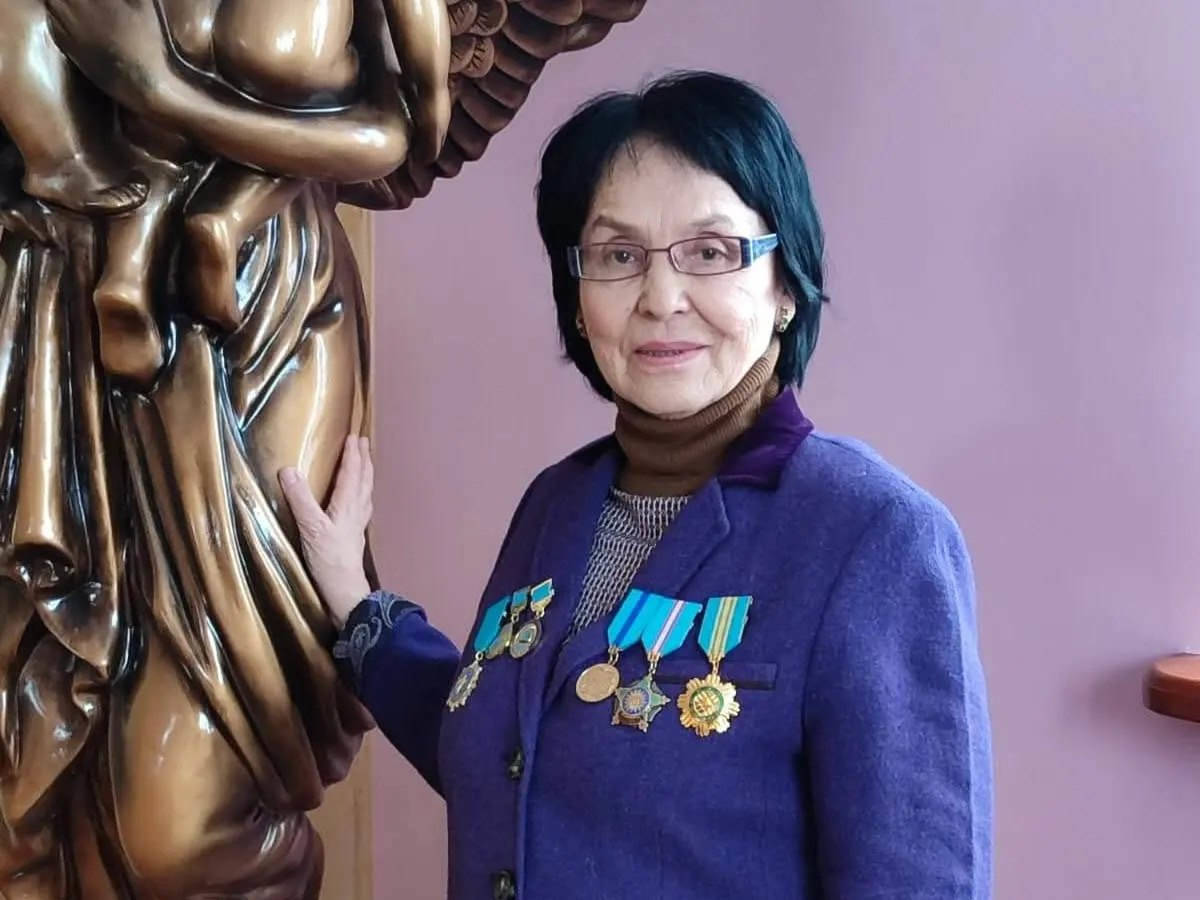 Трём пассажирам стало плохо в самолёте: врач из Усть-Каменогорска пришла на помощь