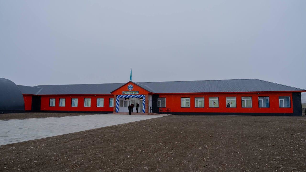 В ВКО в преддверии Дня Республики открыли новую школу