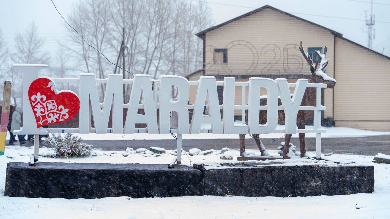 ШҚО әкімі Маралды ауылына қоныс аударған отбасылардың үйлеріне барды