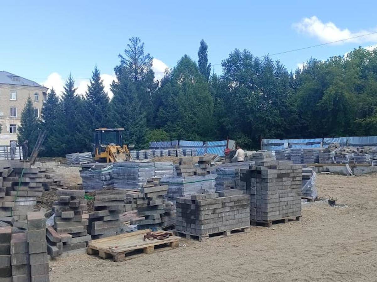 Аким Риддера поручил подрядчику ускорить темпы работ в сквере Тайшибаева