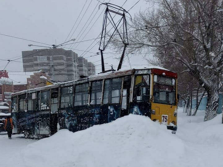 В Усть-Каменогорске трамвайное сообщение не остановлено — акимат