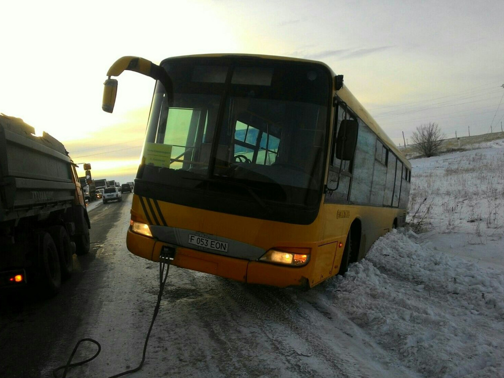 Автовокзал барнаул усть каменогорск. Автобус Барнаул Усть Каменогорск. Автовокзал Усть-Каменогорск.