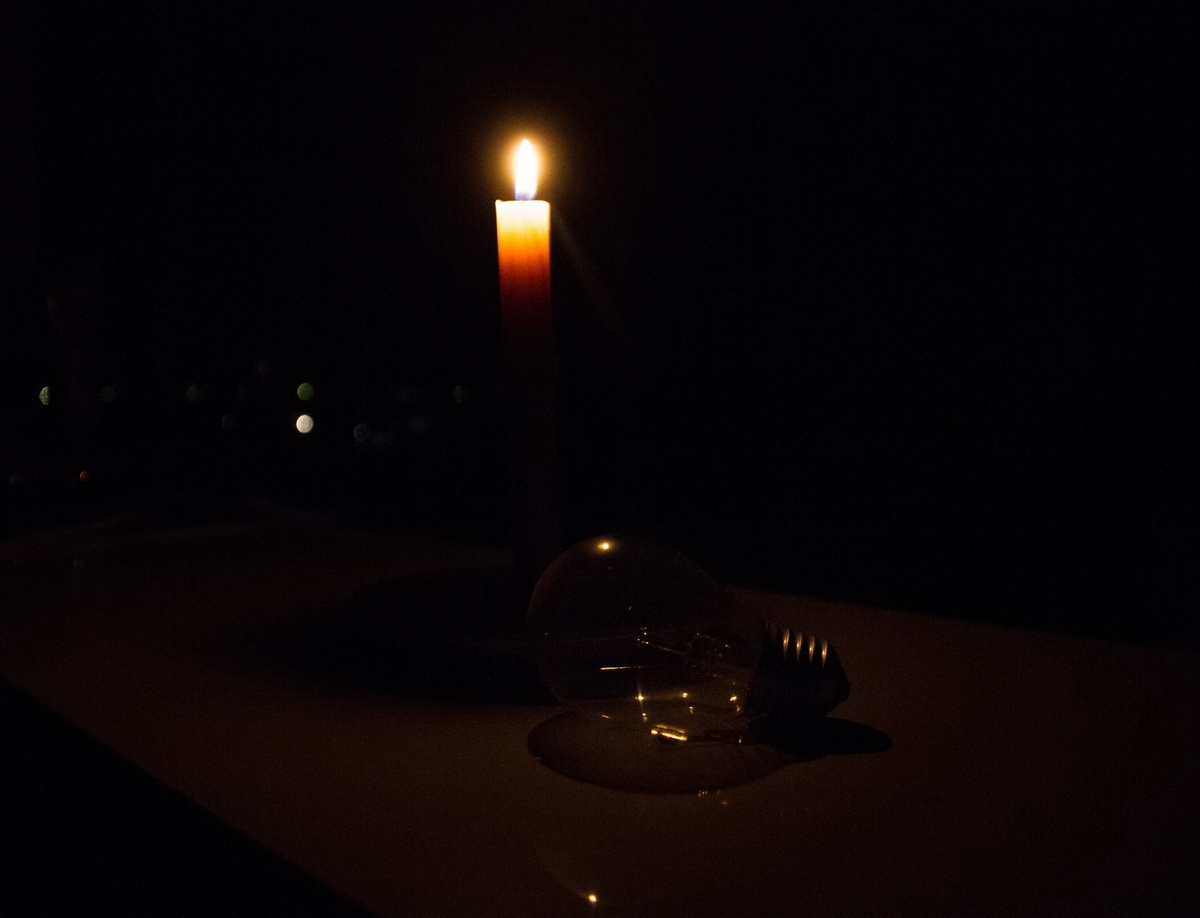 В Усть-Каменогорске жители левобережья жалуются на отсутствие света