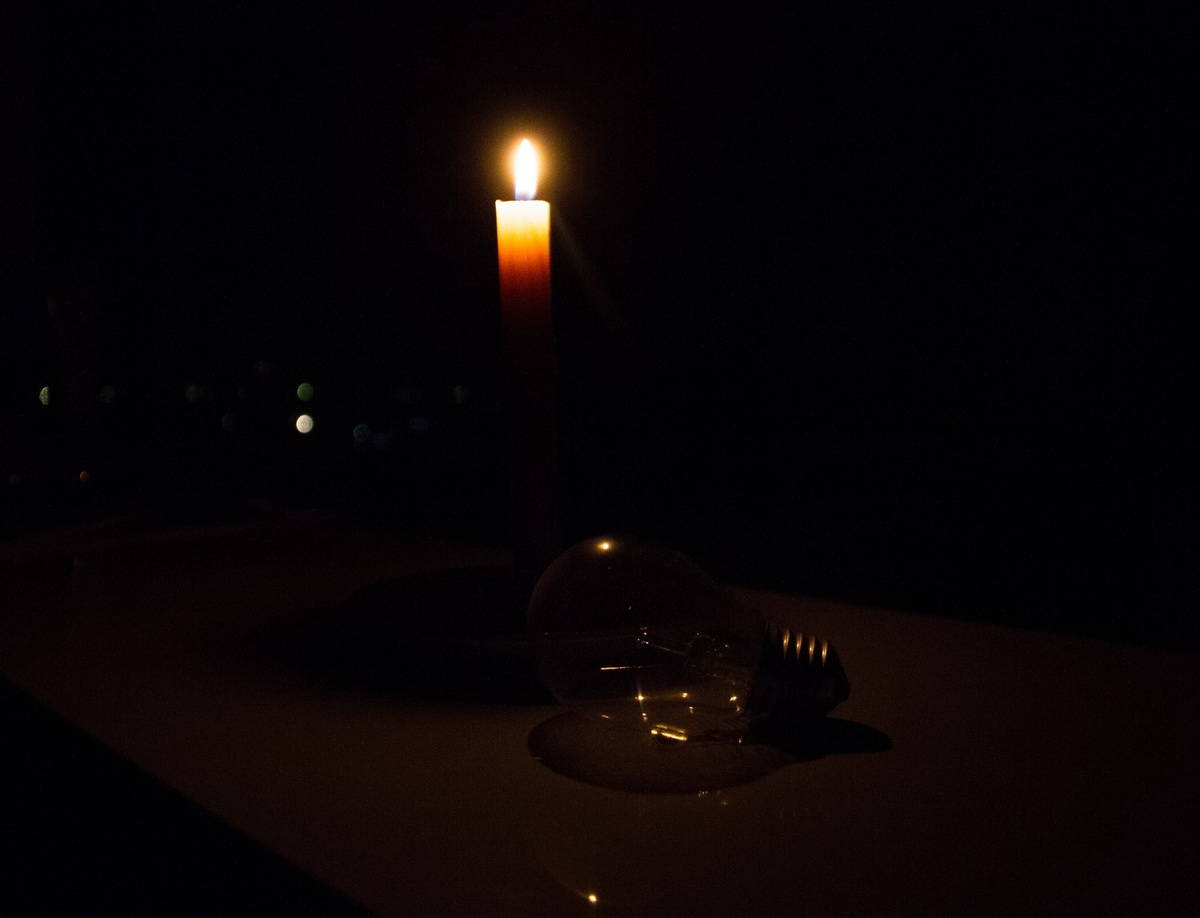 В Усть-Каменогорске жители левобережья жалуются на отсутствие света