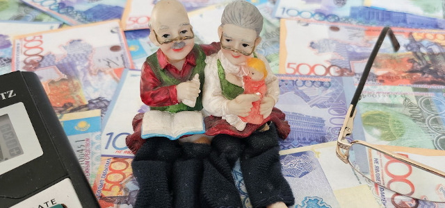 Как изменятся пенсии и пособия в Казахстане в 2026 году