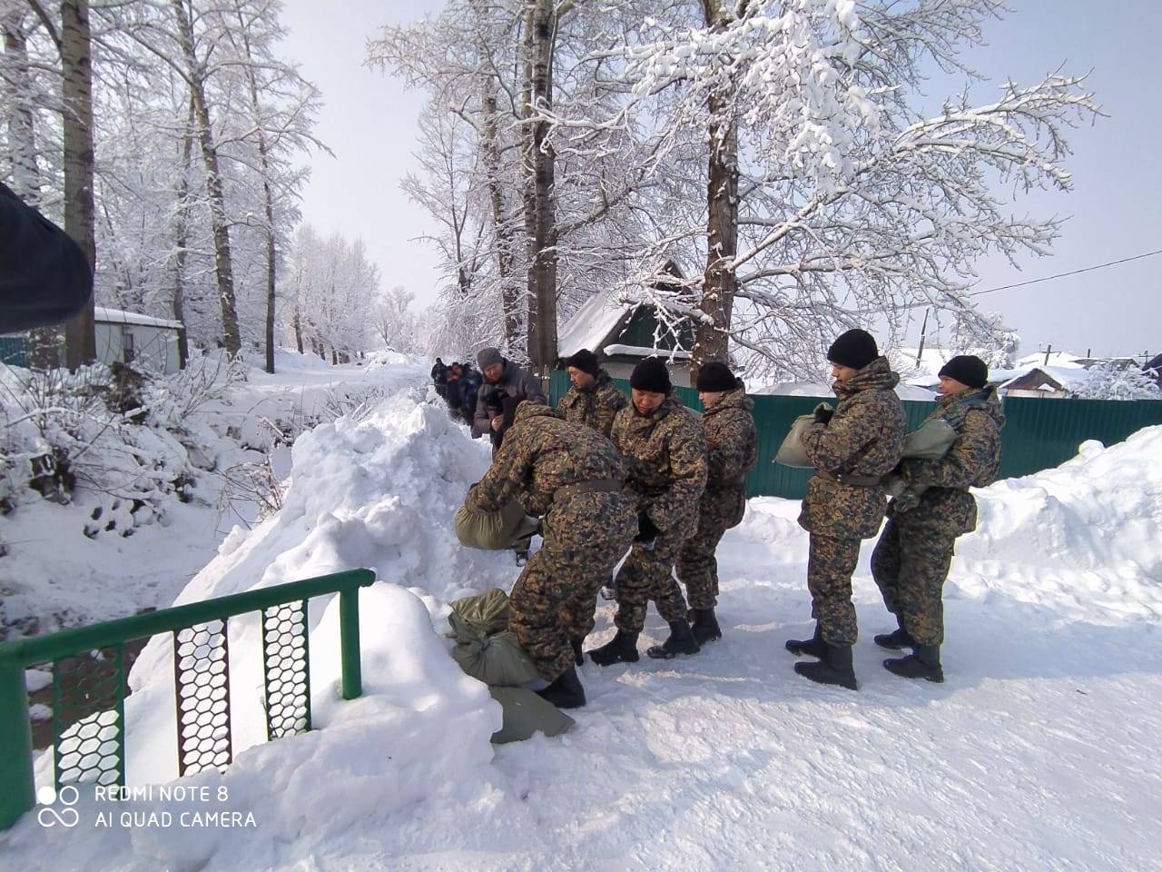 В связи с аномальным количеством снега в Усть-Каменогорске проверили готовность служб к весне