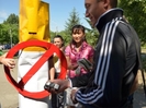 В Усть-Каменогорске прошла антитабачная акция «Поменяй сигарету на конфету» (+фото)