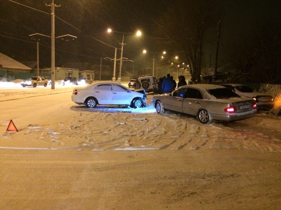 Дтп на трассе байконур кызылорды. Инцидент в усть каменогорске. Авария в понтонном сегодня. Усть каменогорск авария сегодня. Происшествия в усть-каменогорске за последние сутки.